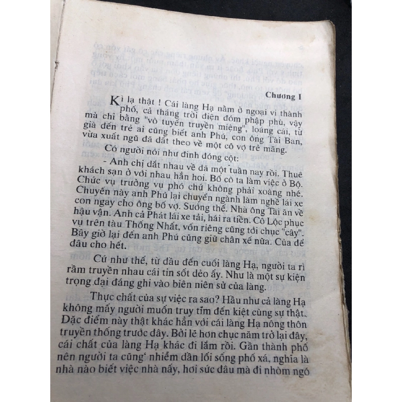 Những người ở khác cung đường mới 50% ố nặng bẩn ẩm cong gáy có dấu mộc và viết nhẹ trang đầu 1995 Hoàng Minh Tường HPB0906 SÁCH VĂN HỌC 914830