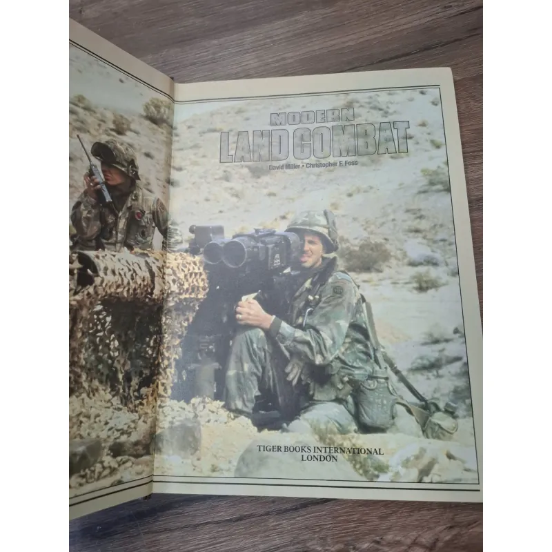 Modern Land Combat (Chiến đấu trên bộ hiện đại) - David Miller & Christopher F. Foss 957987