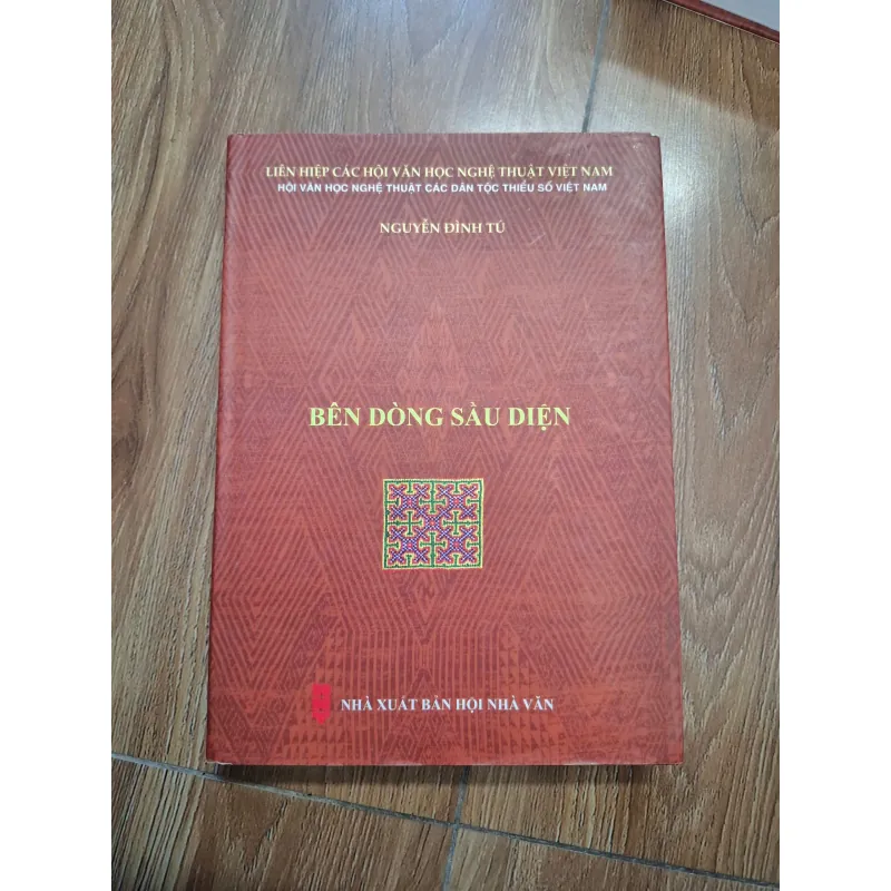 Bên dòng Sầu Diện - Nguyễn Đình Tú - Tiểu thuyết/Truyện ngắn 761577