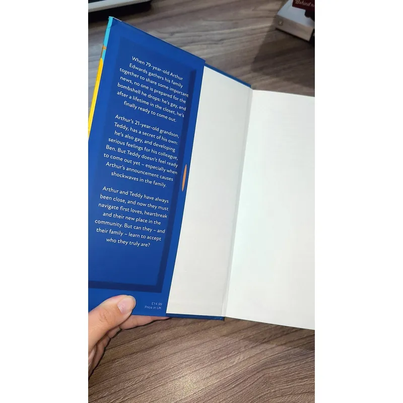 Sách cũ: Arthur And Teddy Are Coming Out (bìa cứng khổ lớn) 723247