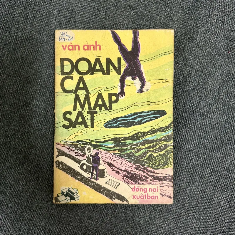 Đoàn cá mập sắt - Vân Ảnh 792054
