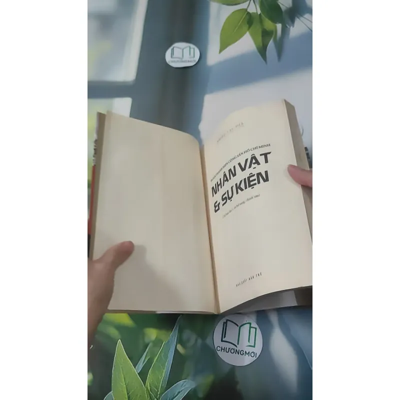 [MIỄN PHÍ BỌC SÁCH] Nhân Vật & Sự Kiện 1018894