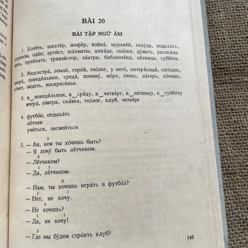 Tiếng Nga quyển 1, sách dùng cho giáo viên 791800