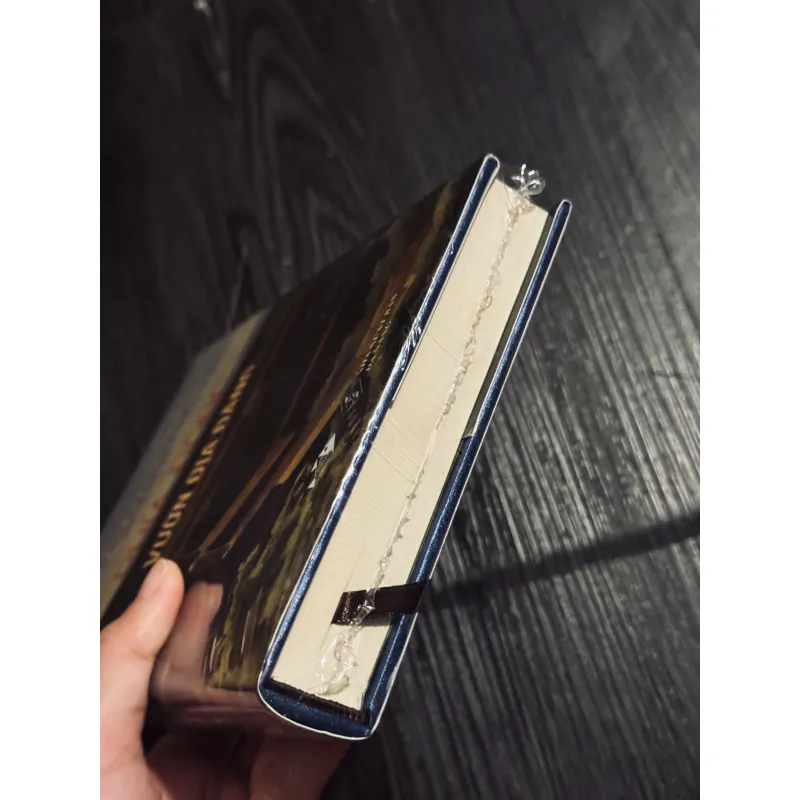 Phía đông vườn địa đàng (bìa cứng, seal) 745404