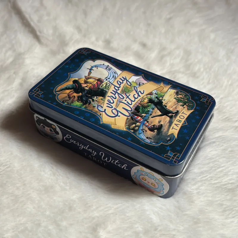 Bộ Bài Everyday Witch Tarot Hộp Thiếc Mạ Cạnh Tím 78 Lá kèm sách hướng dẫn tiếng anhh 751426
