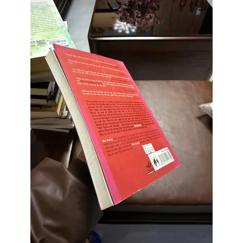 “Mùi Hương – Chuyện Một Kẻ Giết Người” (Patrick Süskind) 975560