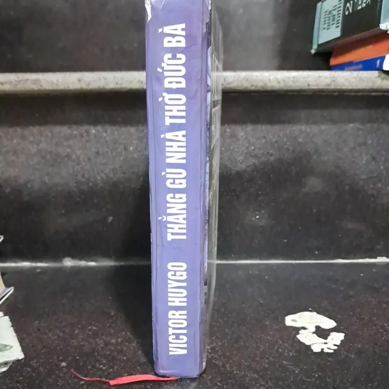 Thằng gù nhà thờ đức bà- victo huygo 1000522