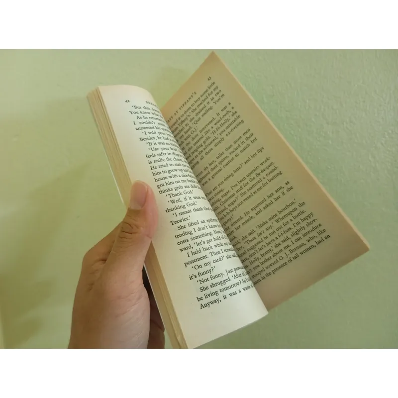 Breakfast at tiffanys, sách ngoại văn tiếng Anh english book  713603