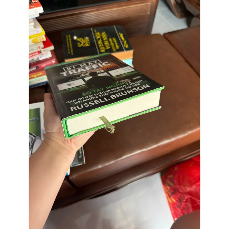 Bí Mật Traffic – Russell Brunson | Sách Marketing Online - K4 1026073