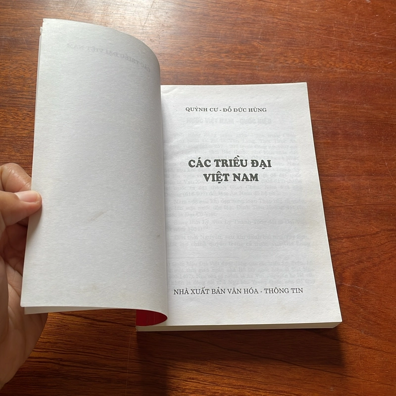 II Sách Lịch Sử: Các Triều Đại Việt Nam - Quỳnh Cư & Đỗ Đức Hùng - 2009 433400