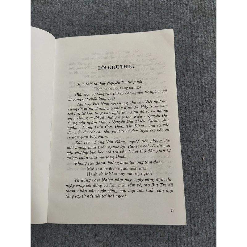 BÚT TRE THƠ VÀ GIAI THOẠI 465977
