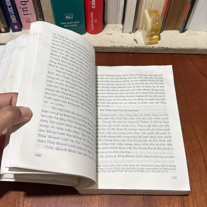 II Lịch Sử Trung Quốc: Bí Mật Về Tám Vị Tổng Thống Trung Quốc (Tập 1) - Vương Hiệu Minh 782341