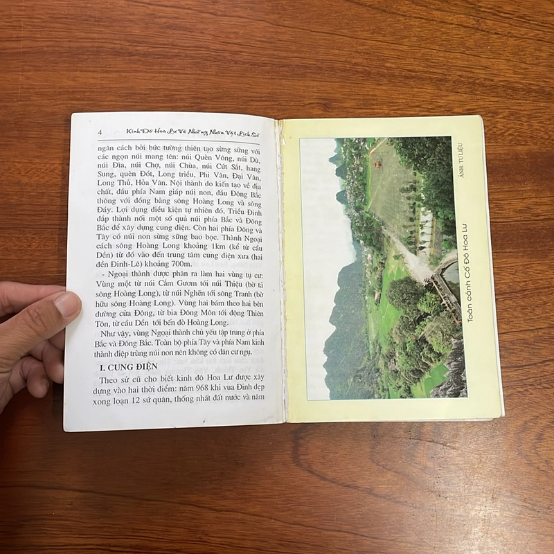 II Sách Lịch Sử: Kinh Đô Hoa Lư Và Những Nhân Vật Lịch Sử - Nguyễn Thị Kim Cúc - 2013 496480