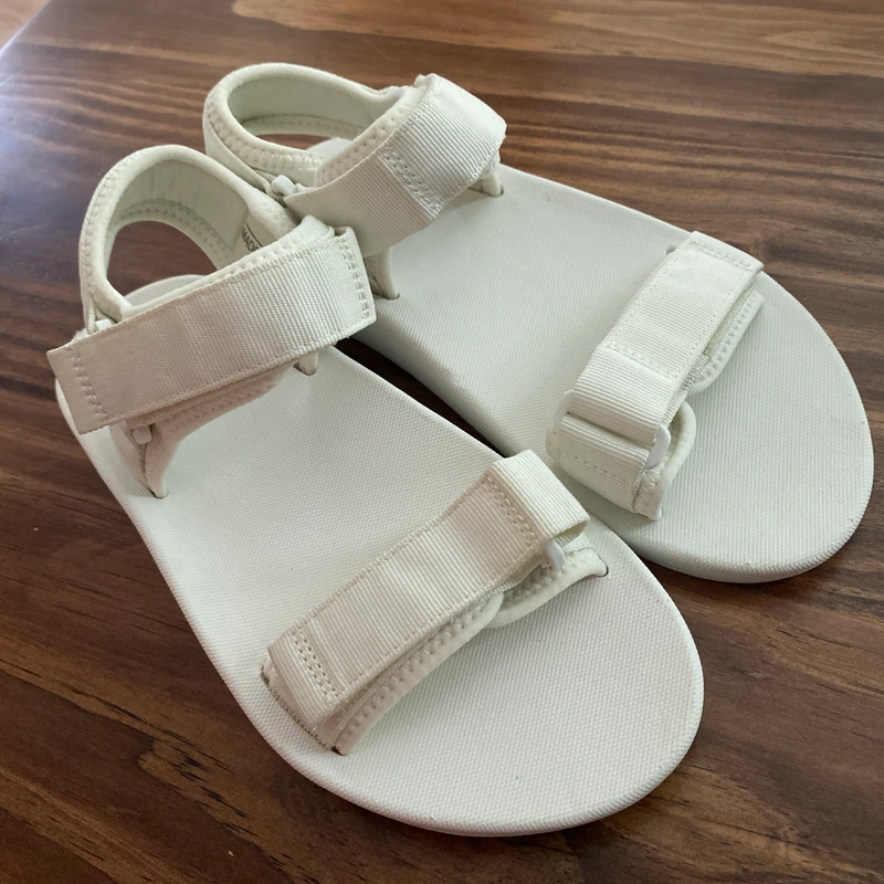 Giày xăng đan nữ màu trắng size S (38-39), mới chưa sử dụng 545583