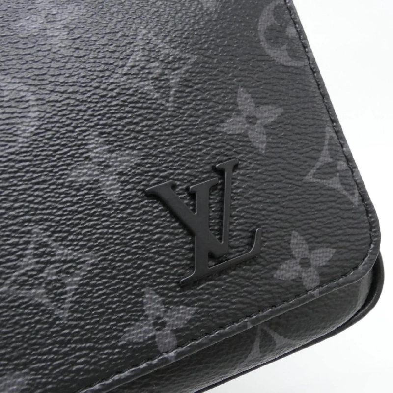 Túi đeo vai Louis Vuitton Monogram Eclipse District PM M46255 610991