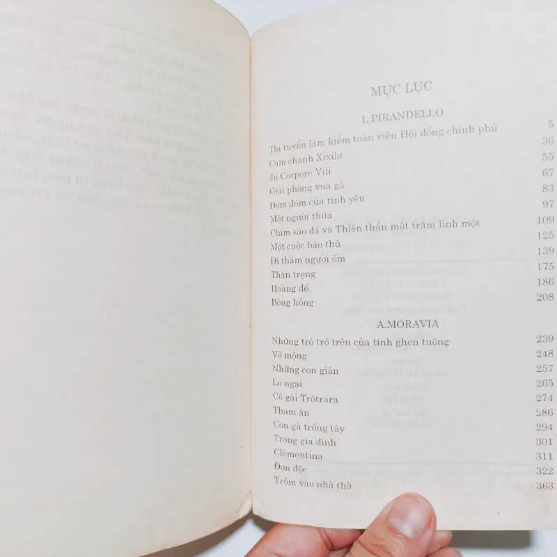 Đom Đóm Tình Yêu - Luigi Pirandello & A. Moravia 782997