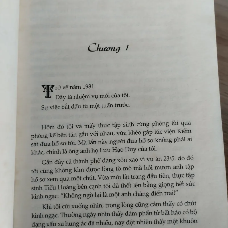 cuốn tiểu thuyết ngôn tình "Trở Về Năm 1981" của tác giả Tú Cẩm.
 997194