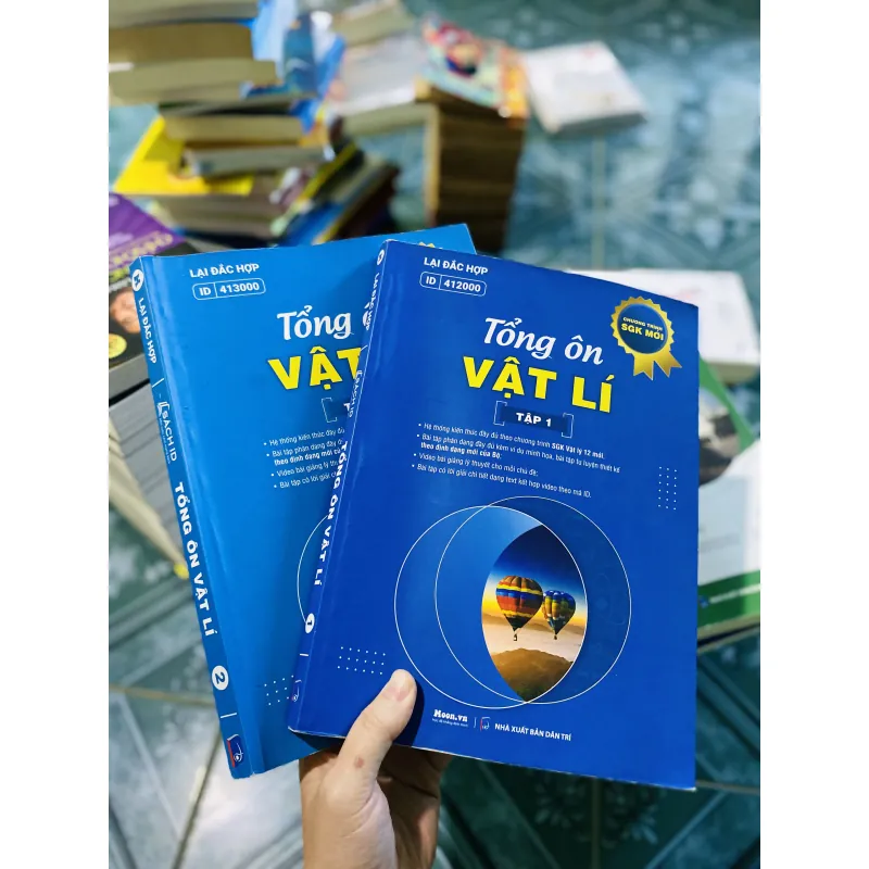 Tổng ôn Vật lí tập 1,2 (Chương trình mới) của Moon.vn 752304