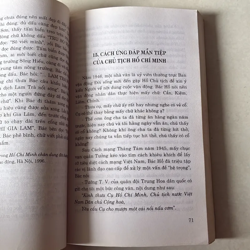 Những mẫu chuyện về tấm gương đạo đức Hồ Chí Minh 756746