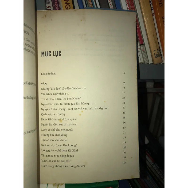 Sài Gòn những biểu tượng - Nhiều tác giả 729176