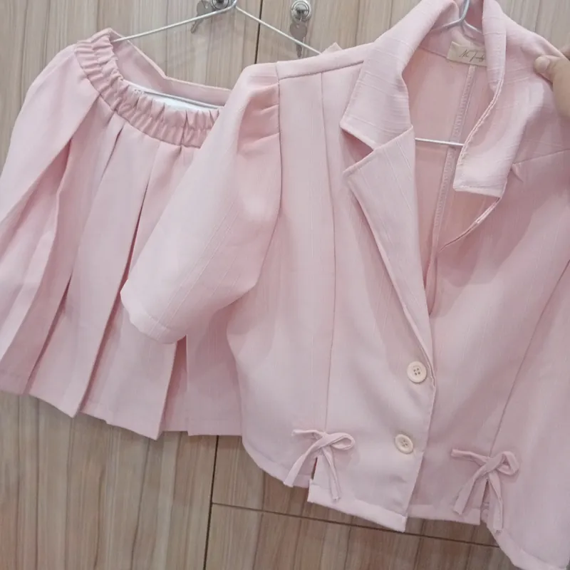 Set chân áo với chân váy  722385