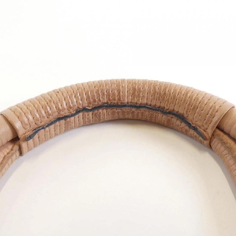 Túi xách vai Loewe Levante 309 82 102 610538