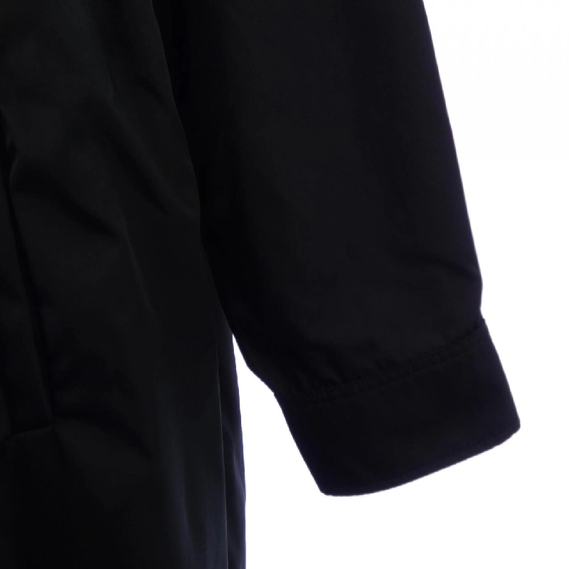 Áo khoác PRADA với logo hình tam giác 292061 S222 1WQ8 632279