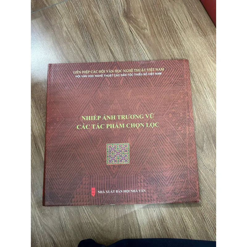 Nhiếp Ảnh Trương Vũ: Các Tác Phẩm Chọn Lọc – Tác giả: Trương Vũ 761111