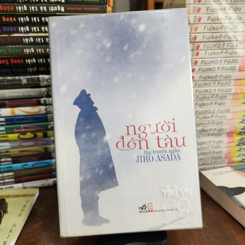 Người đón tàu tập truyện ngắn Jiro Asada 749530