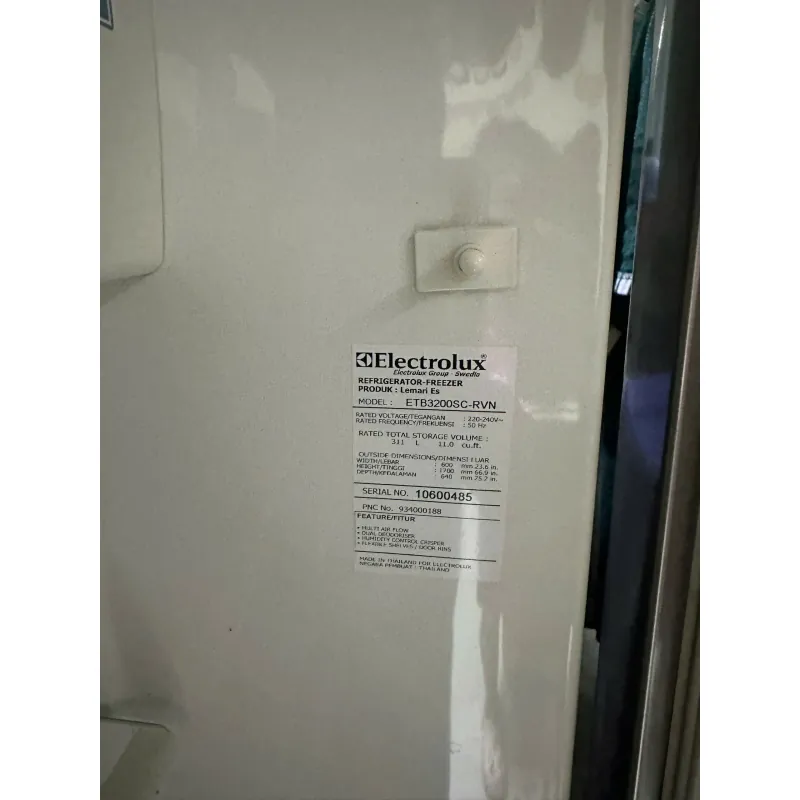 Thanh lý tủ lạnh Electrolux 311 lít 928771