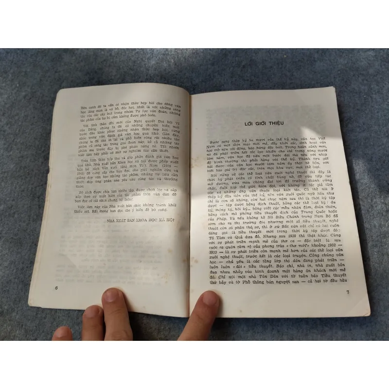 VĂN XUÔI LÃNG MẠN VIỆT NAM (1930 - 1945) 719935