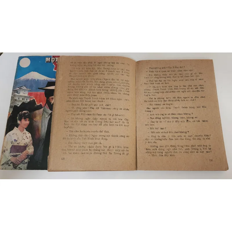 Truyện tình báo Một mình nơi đất khách và Hoa hồng trắng (Nguyễn Sơn Tùng) 702685