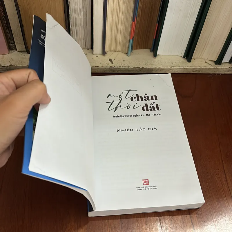 II Tuyển Tập Truyện Ngắn, Ký, Thơ, Tản Văn: Một Thời Chân Đất - Nhiều Tác Giả - 2021 589939