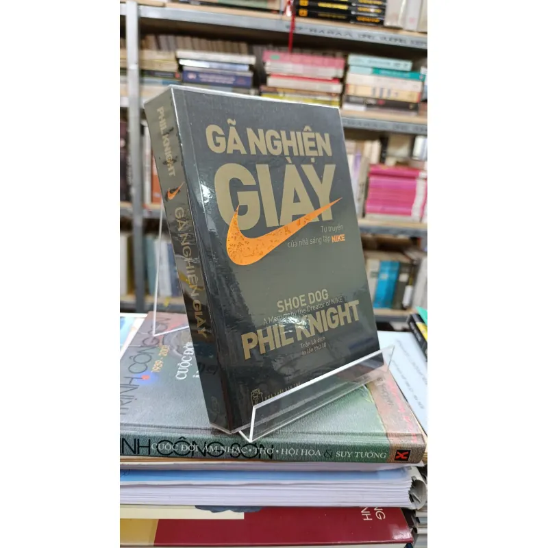 GÃ NGHIỆN GIÀY - TRẦN LÊ 739213