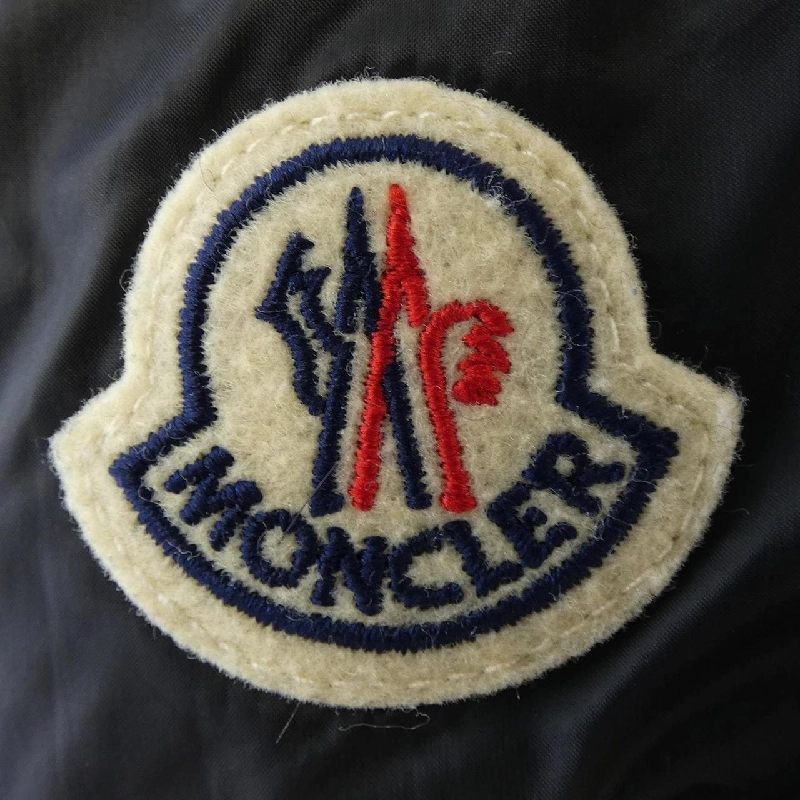 Áo khoác lông vũ MONCLER 636252