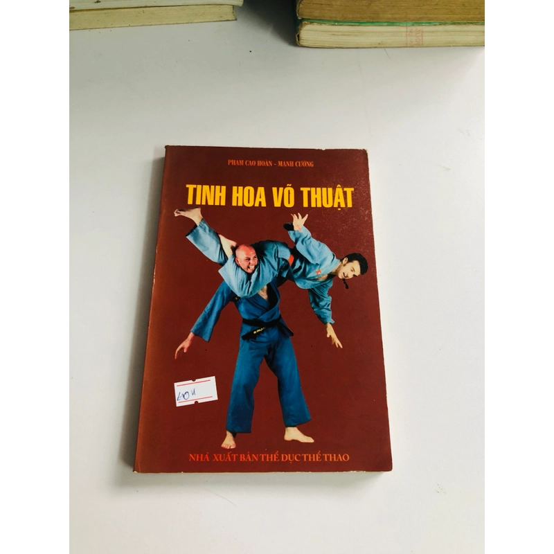 TINH HOA VÕ THUẬT  - 202 trang, nxb: 2002 542295