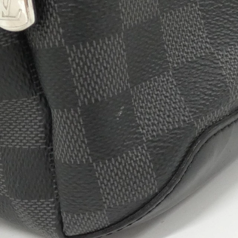 Túi đeo chéo Louis Vuitton Damier Graphite Avenue N41719 612094