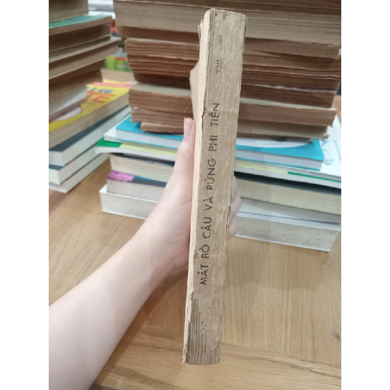 Mắt bồ câu và rừng phi tiễn (tập 1) - Thu Bồn 523516