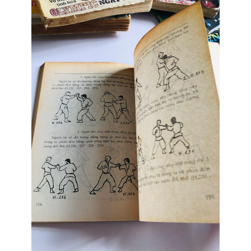 📚 SÁCH VỀ KARATE  🥋 542431