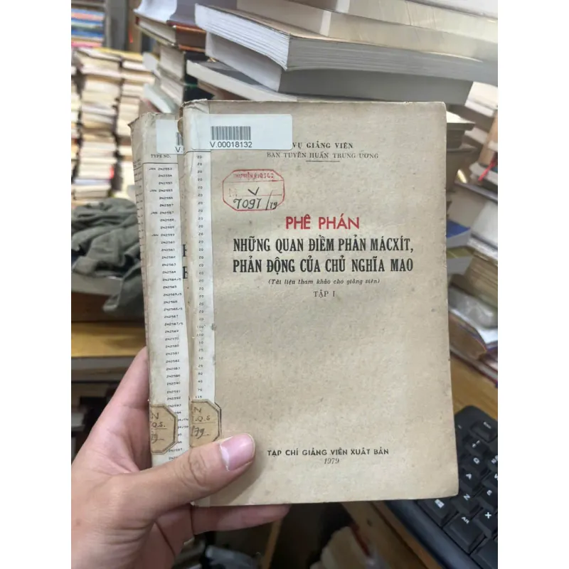 Phê phán những quan điểm phản Mácxít phản động của chủ nghĩa mao [SV1] 713476
