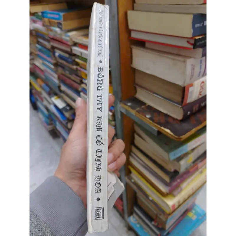 Sách Đông tây kim cổ tinh hoa 701612