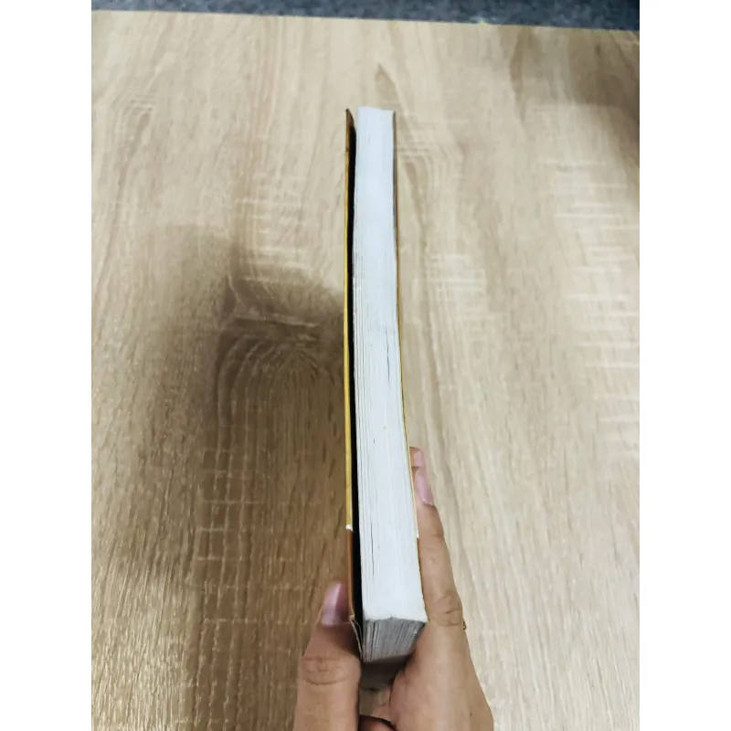 NGƯỜI BỊ CIA CƯA CHÂN SÁU LẦN 976572