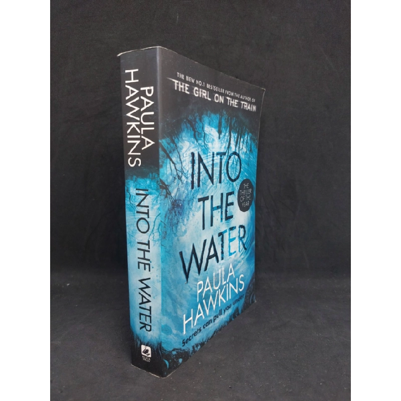 [Phiên Chợ Sách Cũ] Into the water Paula Hawkins 2303 415442