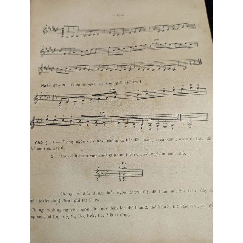 Tự học tây ban cầm phương pháp flamenco - Lan Đài và Y Vân 727087