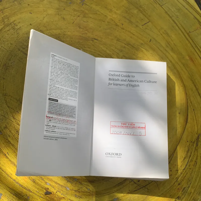 OXFORD GUIDE TO BRITISH AND AMERICAN CULTURE  781693