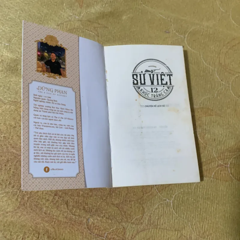 COMBO SỬ VIỆT 12 KHÚC TRÁNG CA & LÁ CỜ THÊU SÁU CHỮ VÀNG 751717