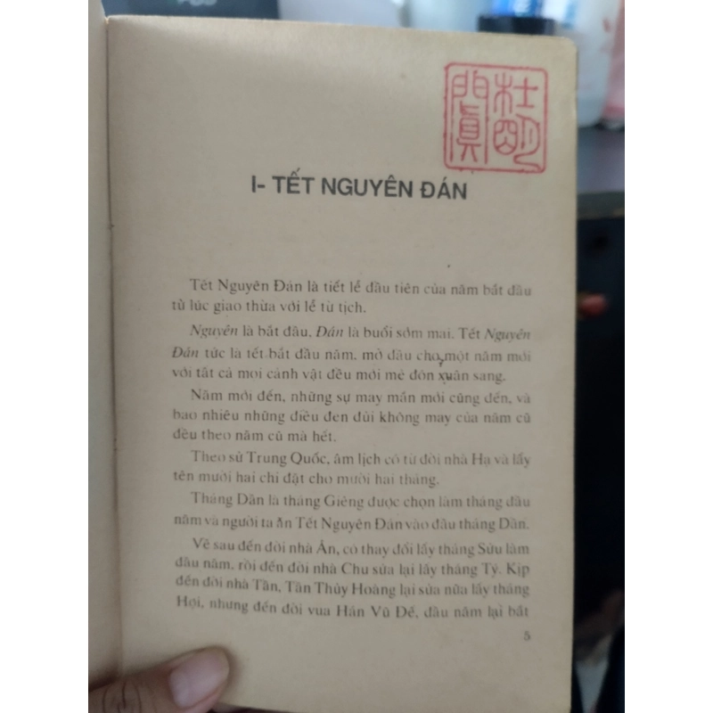 sách "Tìm hiểu Phong tục Việt Nam: Nếp cũ - Tết Lễ - Hội Hè".  546347