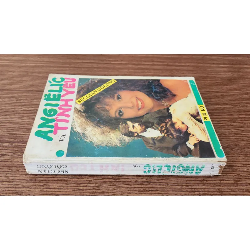 Tiểu thuyết lãng mạn lịch sử kinh điển: TÌNH SỬ ANGÉLIQUE 776063