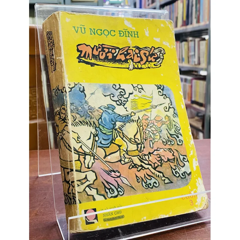 MƯỜI HAI SỨ - VŨ NGỌC ĐĨNH 596180