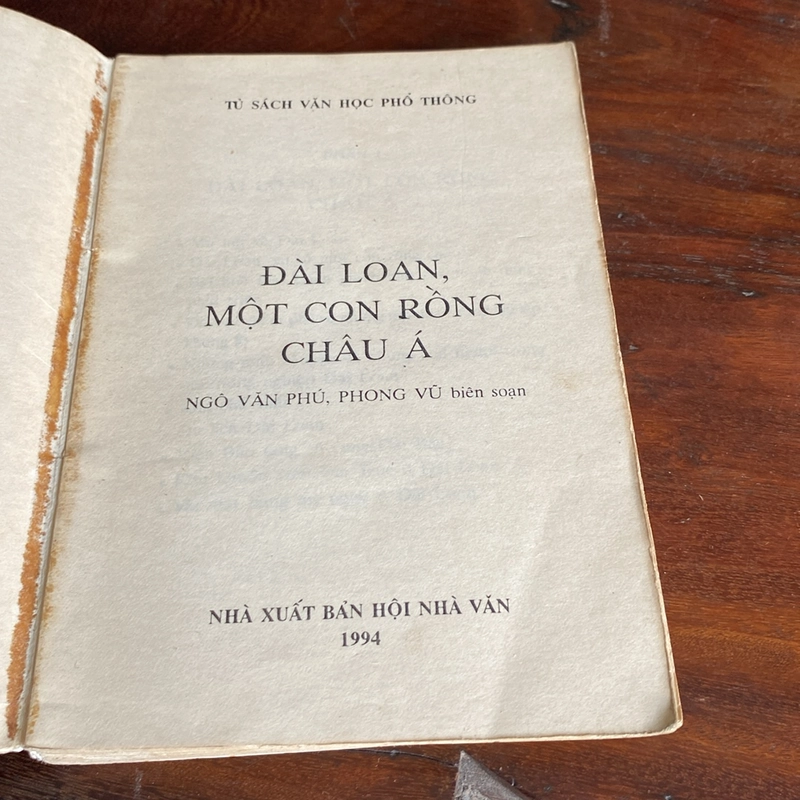 ĐÀI LOAN, MỘT CON RỒNG CHÂU Á (XB 1994) 502231